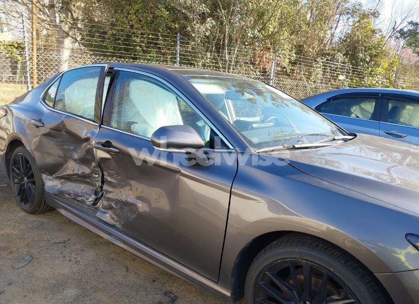 Photo 13 of 2021 Toyota Camry XSE (VIN 4T1K61AK8MU583344)