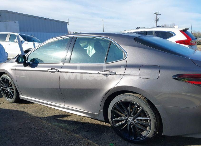 Photo 14 of 2021 Toyota Camry XSE (VIN 4T1K61AK8MU583344)