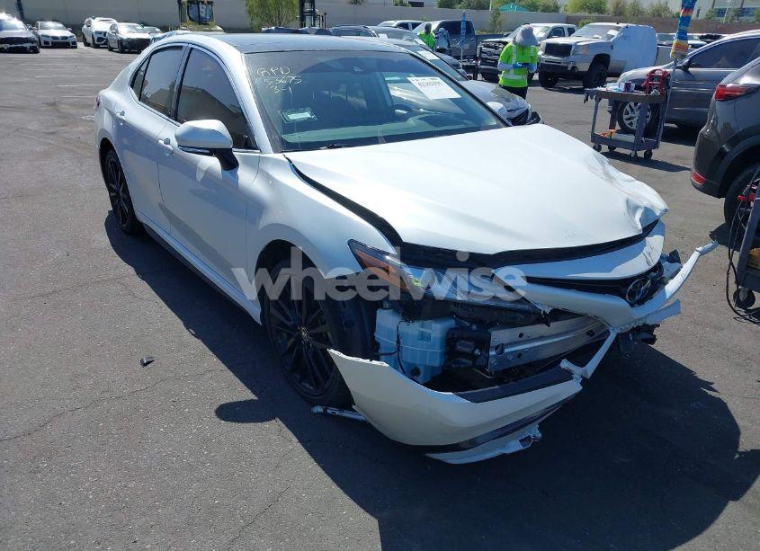 2021 Toyota Camry XSE (VIN 4T1K61AK8MU591962) main photo