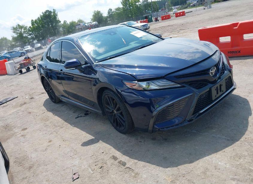 2021 Toyota Camry XSE (VIN 4T1K61AK8MU600434) main photo