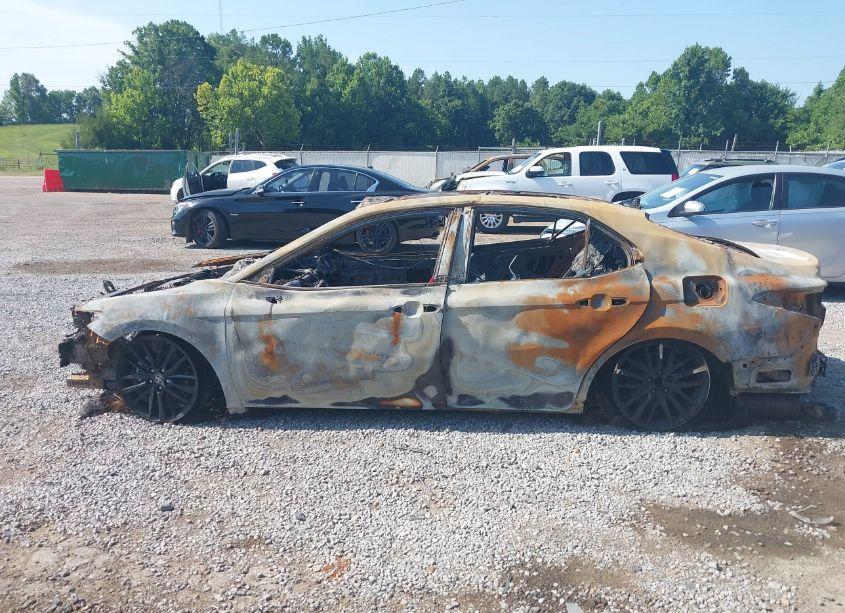 Photo 13 of 2022 Toyota Camry XSE (VIN 4T1K61AK8NU070256)