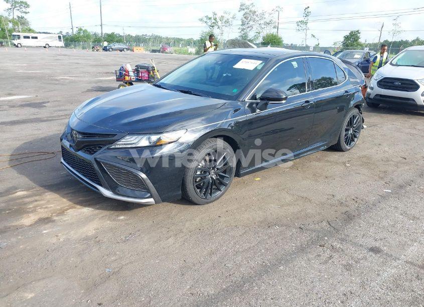 Photo 2 of 2022 Toyota Camry XSE (VIN 4T1K61AK8NU074260)