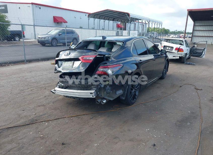 Photo 4 of 2022 Toyota Camry XSE (VIN 4T1K61AK8NU074260)