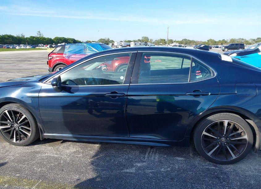 Photo 14 of 2020 Toyota Camry XSE (VIN 4T1K61AK9LU993035)