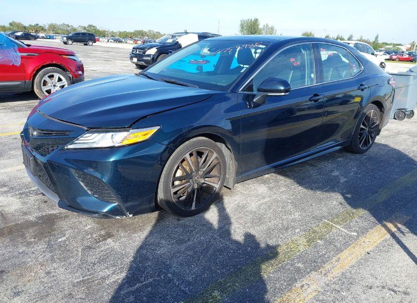 Photo 2 of 2020 Toyota Camry XSE (VIN 4T1K61AK9LU993035)