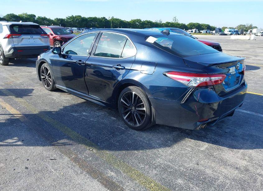 Photo 3 of 2020 Toyota Camry XSE (VIN 4T1K61AK9LU993035)