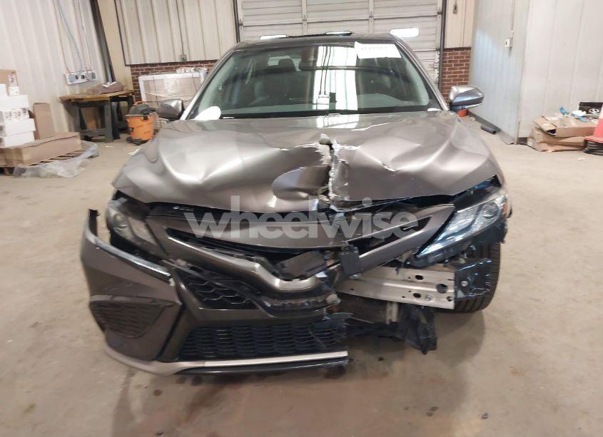Photo 12 of 2021 Toyota Camry XSE (VIN 4T1K61AK9MU425871)