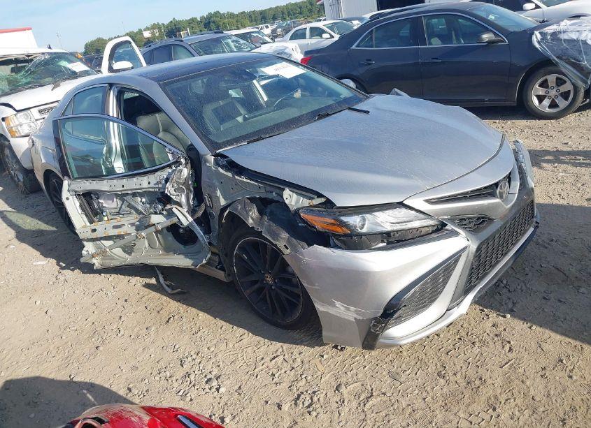 2021 Toyota Camry XSE (VIN 4T1K61AK9MU440189) main photo