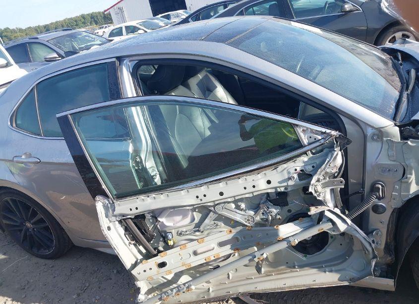 Photo 13 of 2021 Toyota Camry XSE (VIN 4T1K61AK9MU440189)