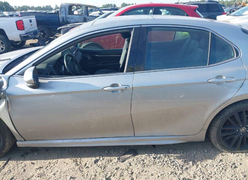 Photo 14 of 2021 Toyota Camry XSE (VIN 4T1K61AK9MU440189)