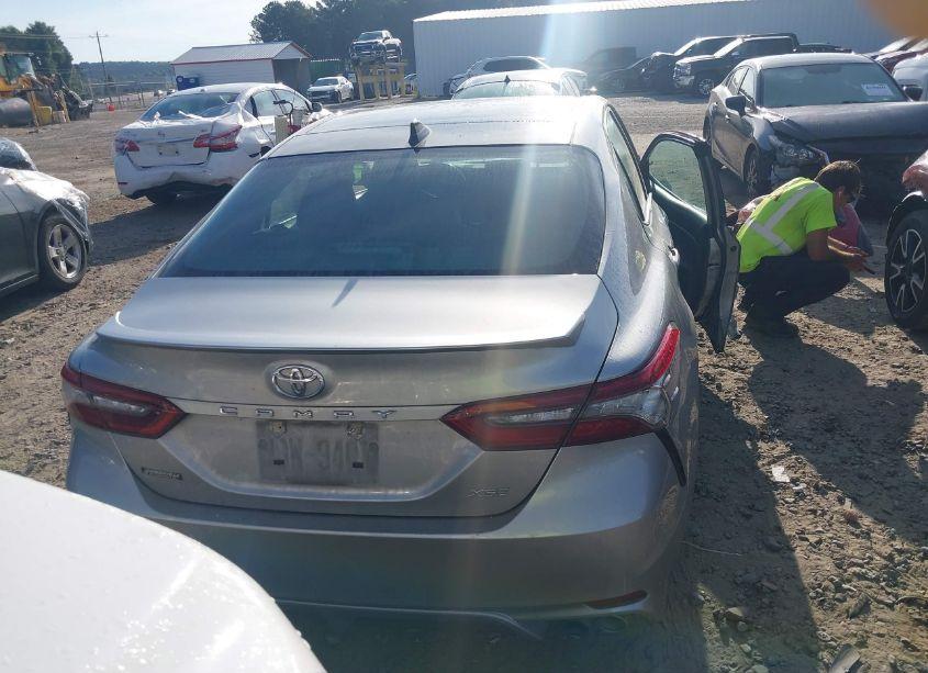 Photo 16 of 2021 Toyota Camry XSE (VIN 4T1K61AK9MU440189)