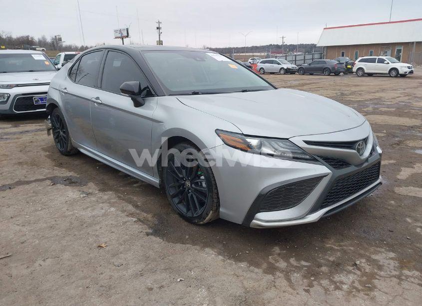 2021 Toyota Camry XSE (VIN 4T1K61AK9MU489277) main photo