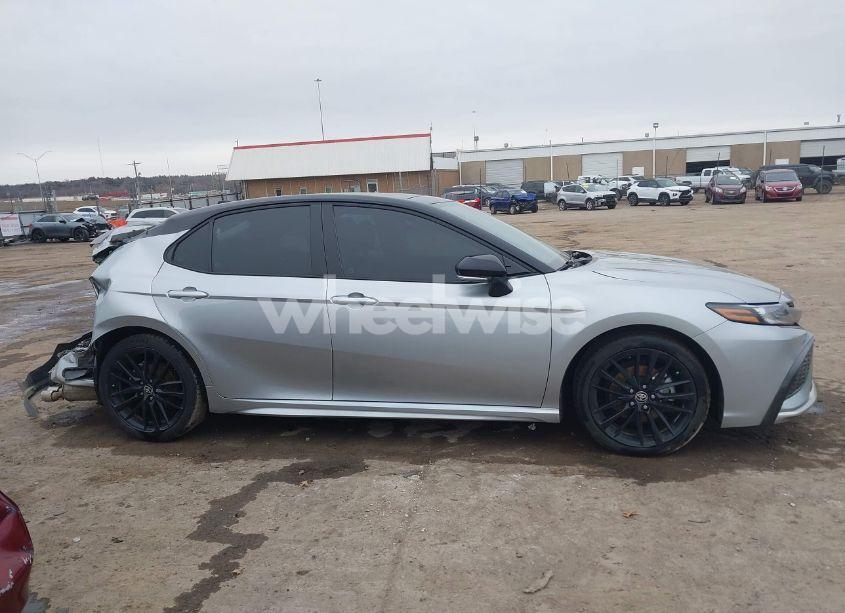 Photo 14 of 2021 Toyota Camry XSE (VIN 4T1K61AK9MU489277)