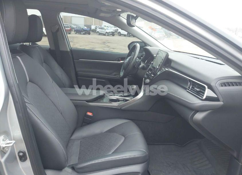 Photo 5 of 2021 Toyota Camry XSE (VIN 4T1K61AK9MU489277)