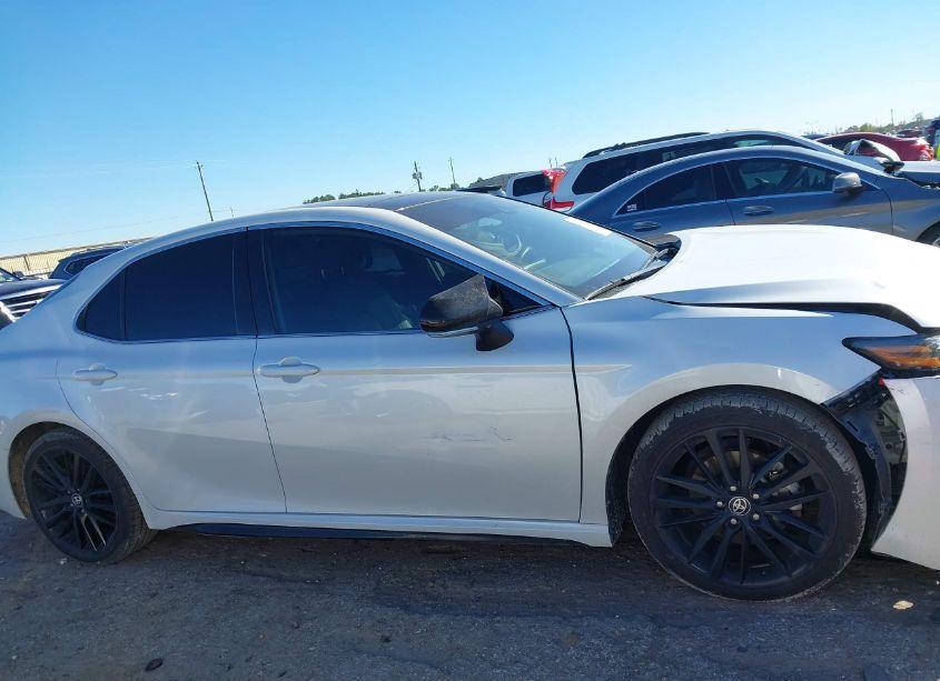 Photo 13 of 2021 Toyota Camry XSE (VIN 4T1K61AK9MU610390)