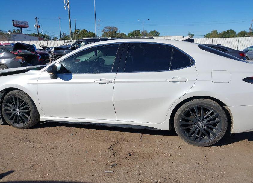 Photo 14 of 2021 Toyota Camry XSE (VIN 4T1K61AK9MU610390)