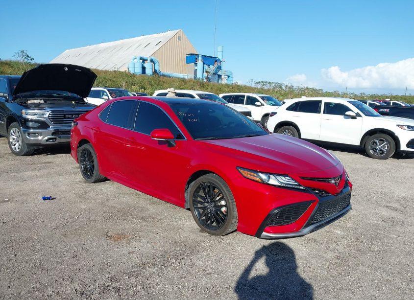 2022 Toyota Camry XSE (VIN 4T1K61AK9NU002967) main photo