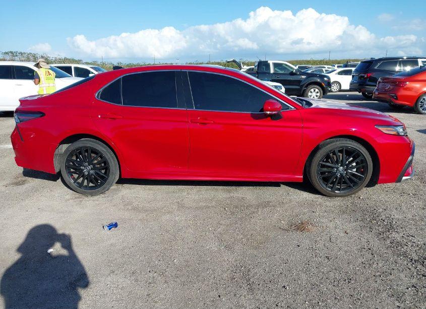 Photo 13 of 2022 Toyota Camry XSE (VIN 4T1K61AK9NU002967)