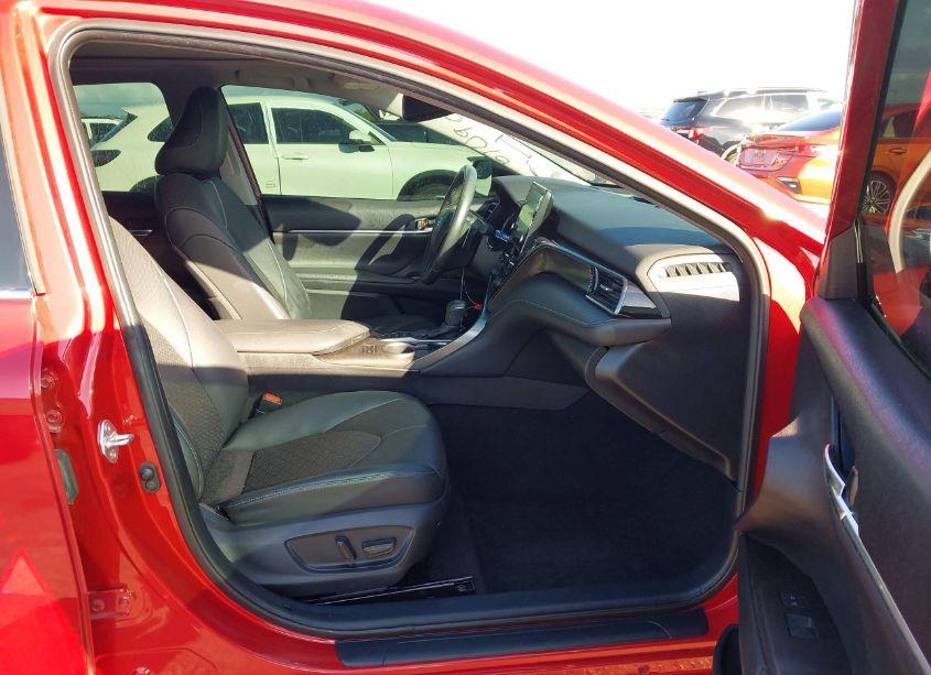 Photo 5 of 2022 Toyota Camry XSE (VIN 4T1K61AK9NU002967)