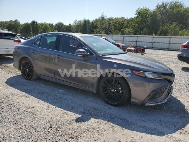 Photo 2 of 2022 TOYOTA CAMRY XSE (VIN 4T1K61AK9NU011622)