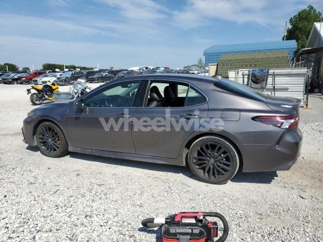 Photo 3 of 2022 TOYOTA CAMRY XSE (VIN 4T1K61AK9NU011622)