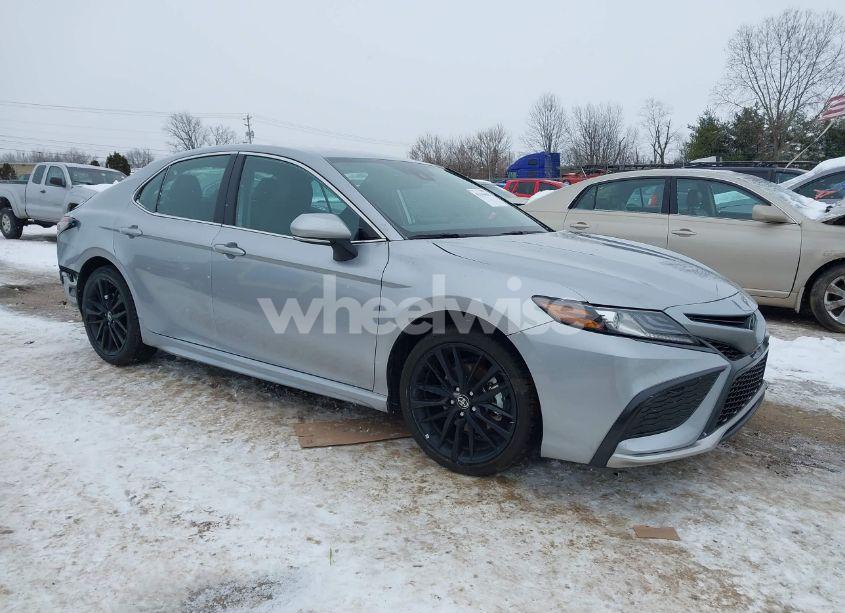 2024 Toyota Camry XSE (VIN 4T1K61AK9RU874376) main photo