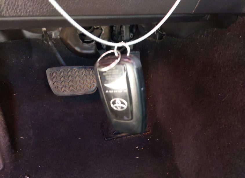 Photo 11 of 2020 Toyota Camry XSE (VIN 4T1K61AKXLU351469)