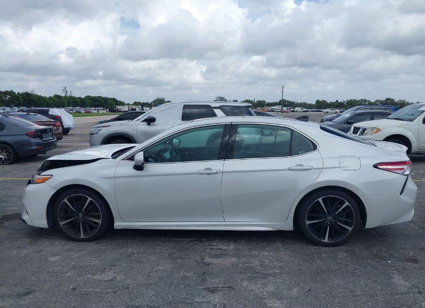 Photo 14 of 2020 Toyota Camry XSE (VIN 4T1K61AKXLU355411)