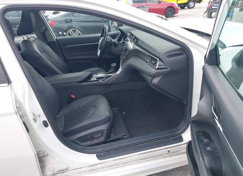 Photo 5 of 2020 Toyota Camry XSE (VIN 4T1K61AKXLU355411)