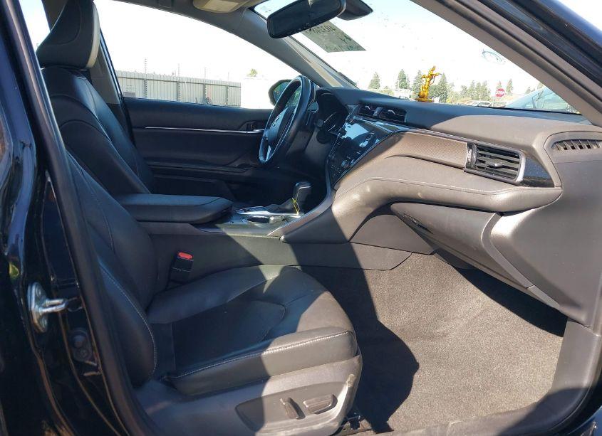 Photo 5 of 2020 Toyota Camry XSE (VIN 4T1K61AKXLU508577)