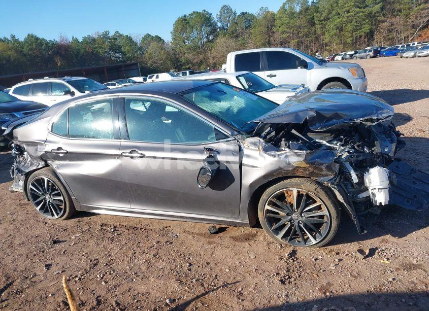 Photo 13 of 2020 Toyota Camry XSE (VIN 4T1K61AKXLU950548)