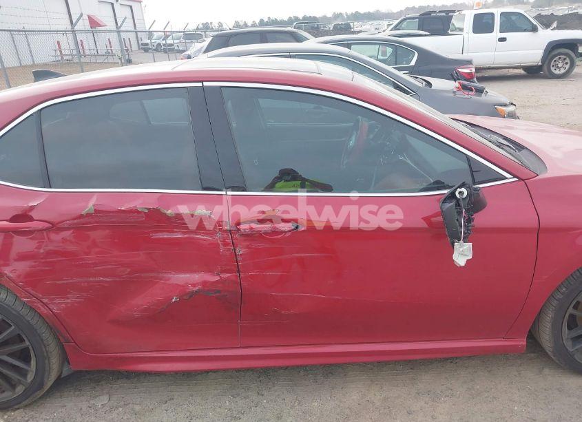 Photo 13 of 2021 Toyota Camry XSE (VIN 4T1K61AKXMU405189)