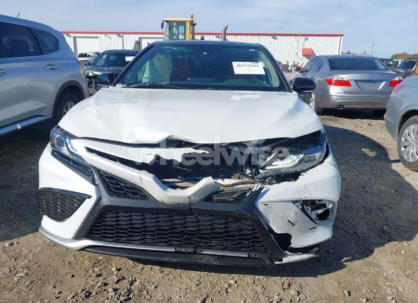 Photo 11 of 2021 Toyota Camry XSE (VIN 4T1K61AKXMU412532)