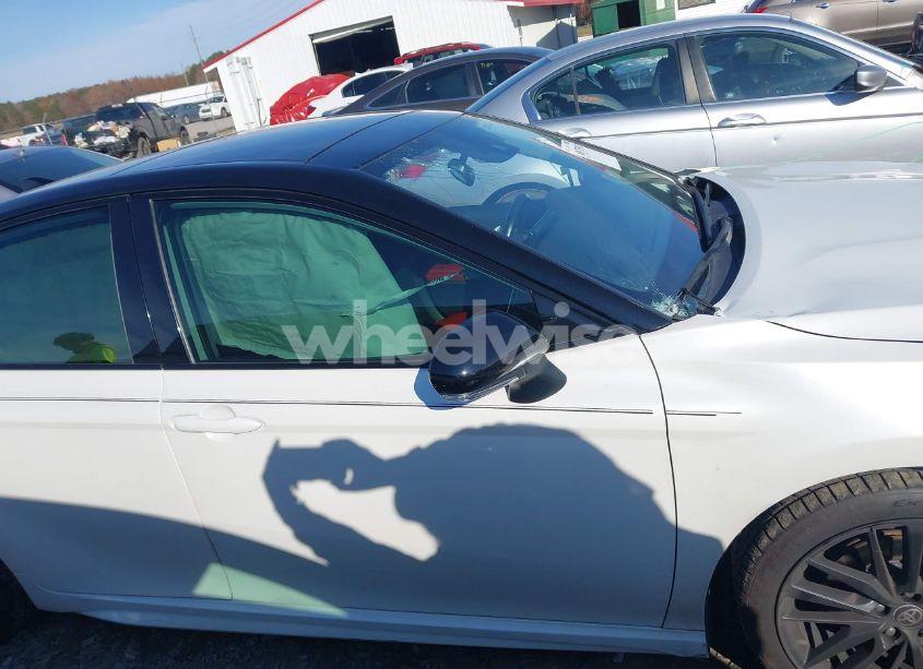 Photo 12 of 2021 Toyota Camry XSE (VIN 4T1K61AKXMU412532)