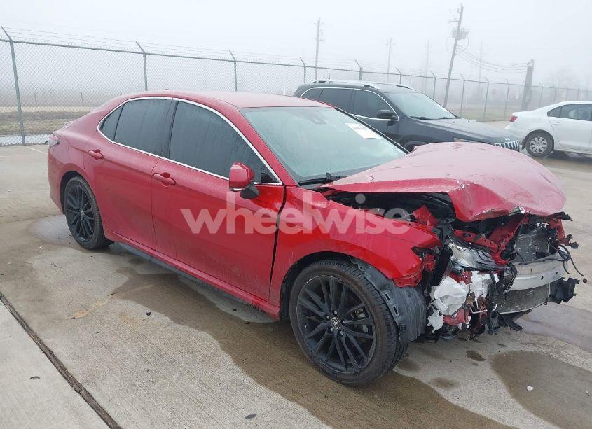 2021 Toyota Camry XSE (VIN 4T1K61AKXMU426592) main photo