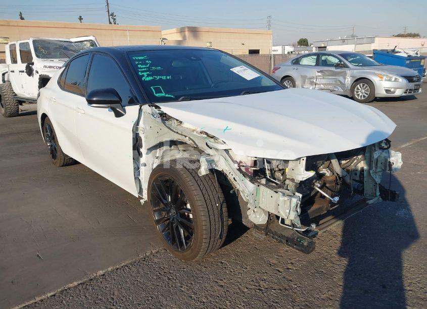 2021 Toyota Camry XSE (VIN 4T1K61AKXMU495279) main photo