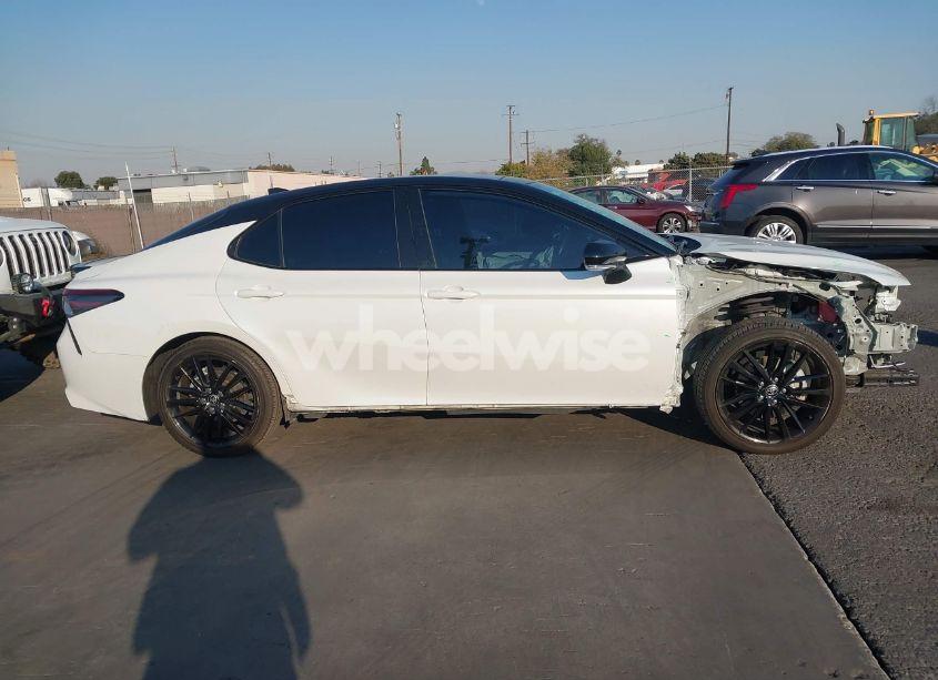 Photo 13 of 2021 Toyota Camry XSE (VIN 4T1K61AKXMU495279)