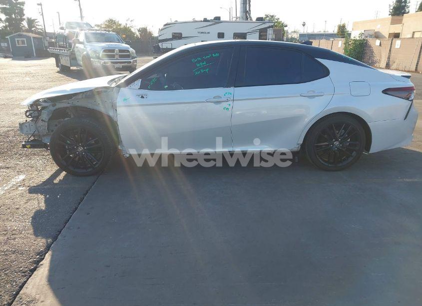 Photo 14 of 2021 Toyota Camry XSE (VIN 4T1K61AKXMU495279)