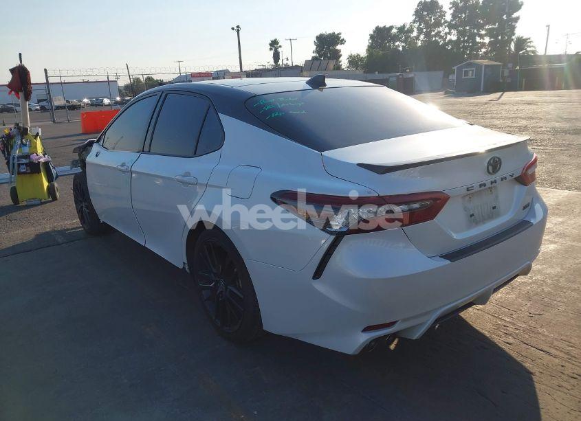 Photo 3 of 2021 Toyota Camry XSE (VIN 4T1K61AKXMU495279)