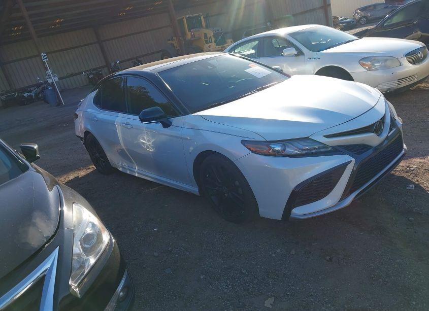 2022 Toyota Camry XSE (VIN 4T1K61AKXNU015145) main photo