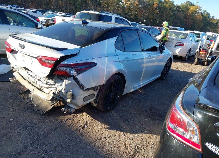 Photo 4 of 2022 Toyota Camry XSE (VIN 4T1K61AKXNU015145)
