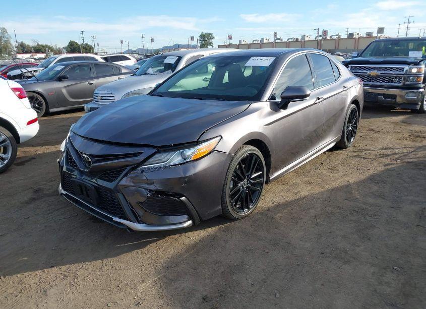 Photo 2 of 2022 Toyota Camry XSE (VIN 4T1K61AKXNU017882)