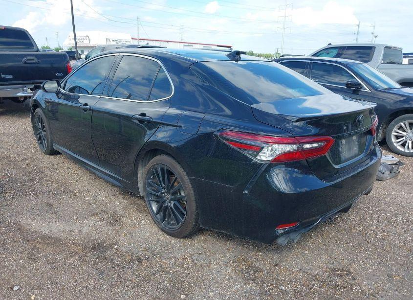 Photo 3 of 2022 Toyota Camry XSE (VIN 4T1K61AKXNU021771)