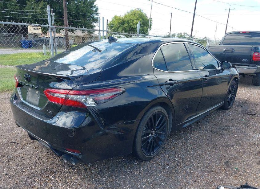 Photo 4 of 2022 Toyota Camry XSE (VIN 4T1K61AKXNU021771)