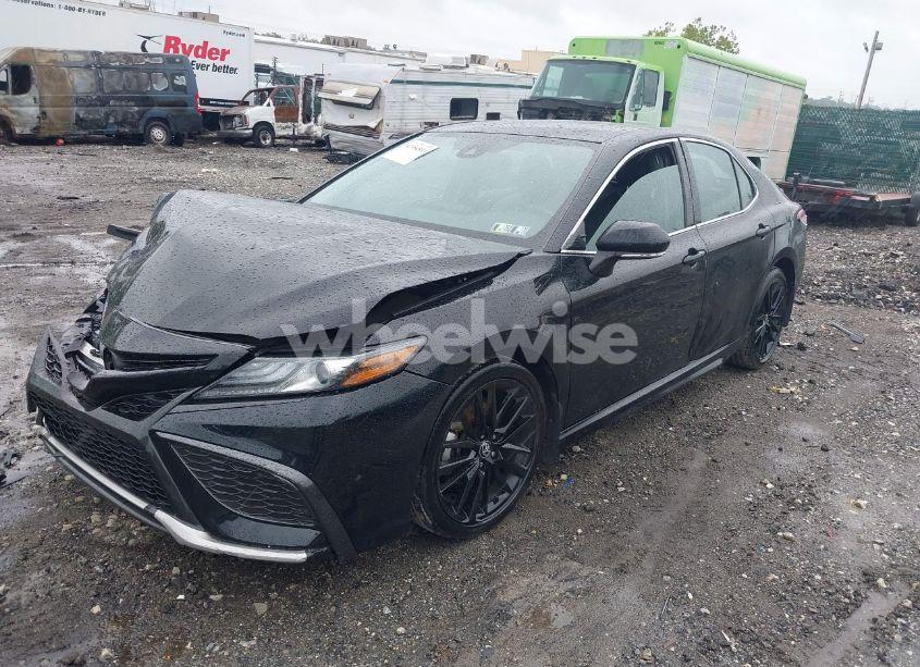 Photo 2 of 2022 Toyota Camry XSE (VIN 4T1K61AKXNU035489)