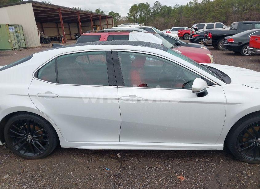 Photo 13 of 2022 Toyota Camry XSE (VIN 4T1K61AKXNU037677)