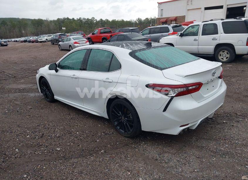 Photo 3 of 2022 Toyota Camry XSE (VIN 4T1K61AKXNU037677)
