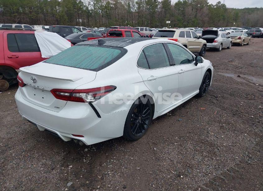 Photo 4 of 2022 Toyota Camry XSE (VIN 4T1K61AKXNU037677)