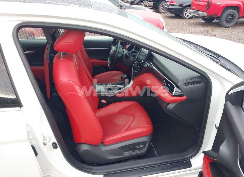 Photo 5 of 2022 Toyota Camry XSE (VIN 4T1K61AKXNU037677)