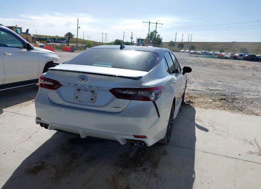Photo 4 of 2022 Toyota Camry XSE (VIN 4T1K61AKXNU074132)